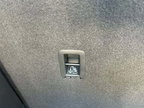 Used 2025 Volkswagen Tiguan S image 36