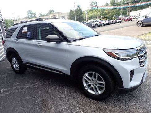 Certified 2025 Ford Explorer Active AWD/4WD image 12