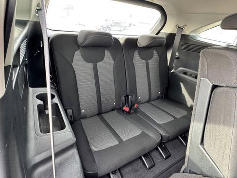 Used 2024 Kia Sorento LX image 11