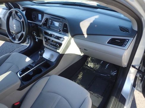 Used 2015 Hyundai Sonata SE FWD image 12