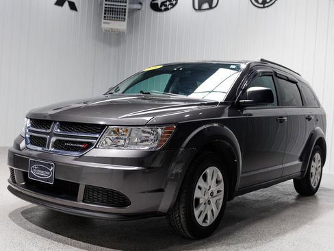 Used 2016 Dodge Journey SE image 2