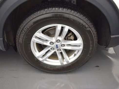 Used 2023 Ford Explorer XLT w/ Equipment Group 202A image 38