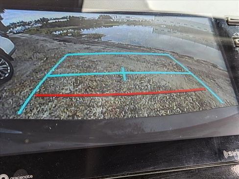 Used 2024 Toyota Camry SE image 5