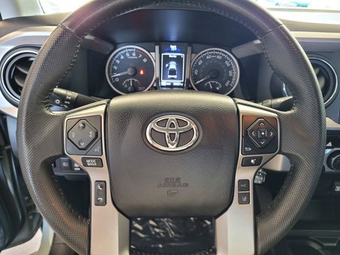 Used 2022 Toyota Tacoma SR5 w/ Trail Edition image 30