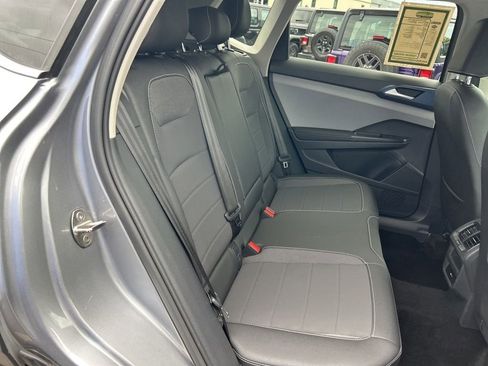 Used 2024 Volkswagen Taos SE image 25