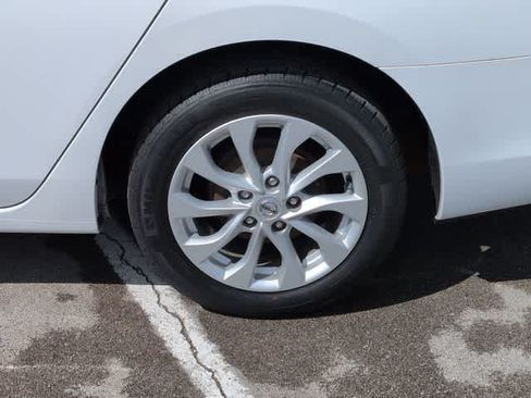 Used 2019 Nissan Sentra SV FWD image 14