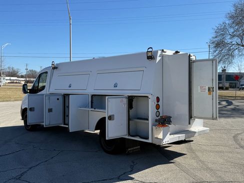 Used 2019 Freightliner Sprinter 3500 w/ Premium Package RWD image 7