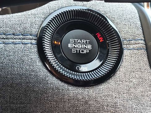 Used 2024 Jeep Compass Latitude image 23