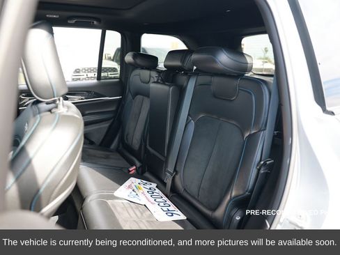 Used 2022 Jeep Grand Cherokee Trailhawk image 12