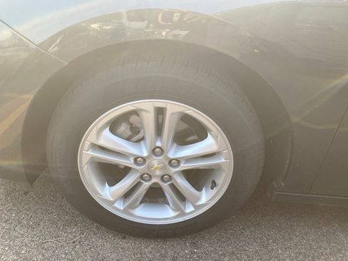 Used 2018 Chevrolet Cruze LT w/ Convenience Package FWD image 14