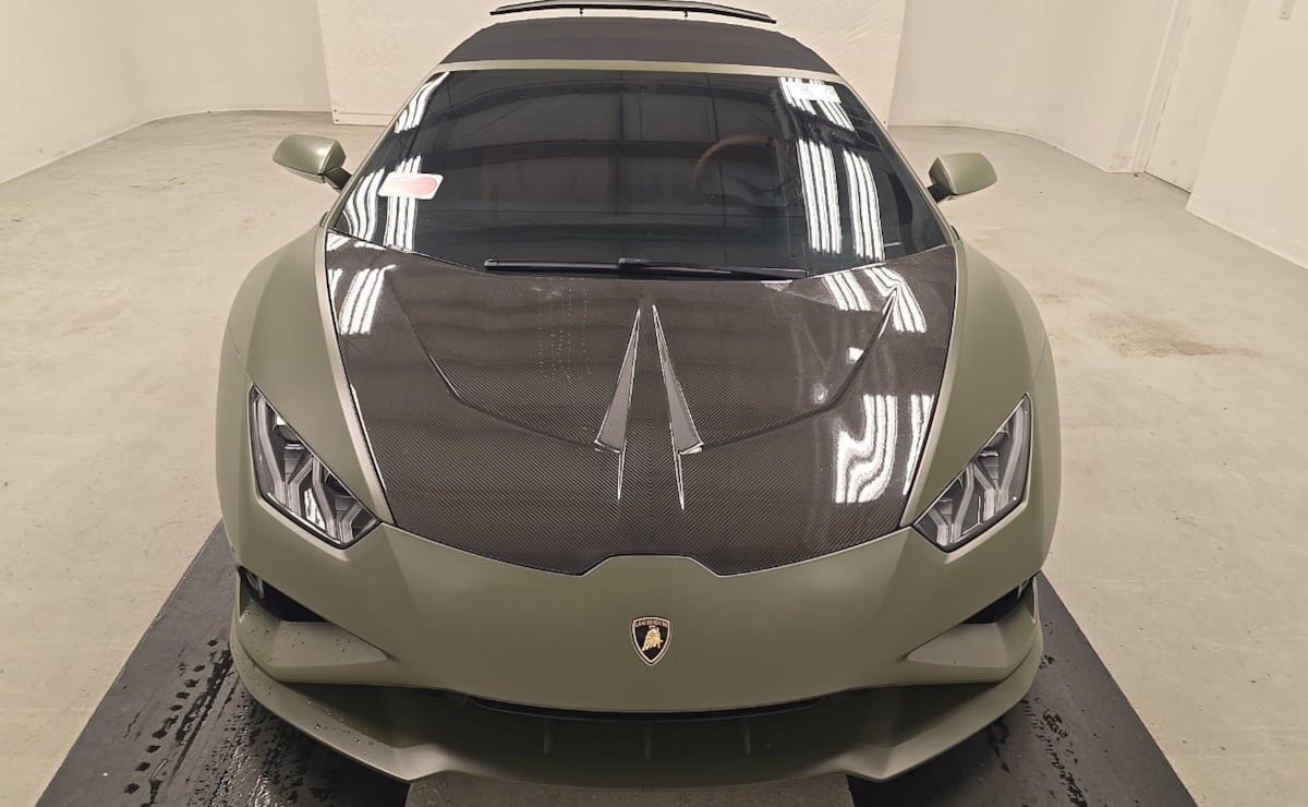 Used 2022 Lamborghini Huracan EVO RWD image 6