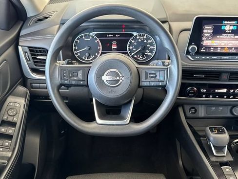 Used 2024 Nissan Rogue SV AWD/4WD image 16