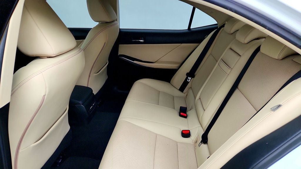 Used 2016 Lexus IS 200t RWD image 21