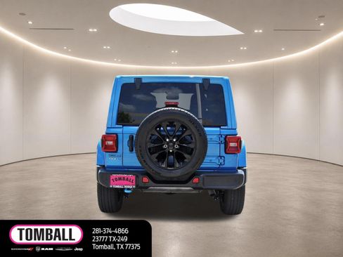 Used 2024 Jeep Wrangler Unlimited Sahara w/ Technology Group AWD/4WD image 6