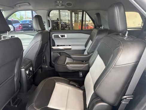 Used 2023 Ford Explorer XLT w/ Equipment Group 202A AWD/4WD image 13