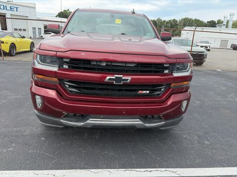 Used 2017 Chevrolet Silverado 1500 LT w/ LPO, Black Pack AWD/4WD image 2