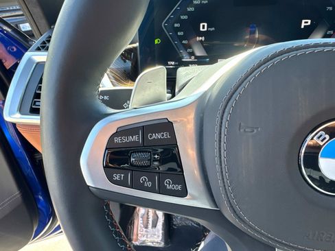 Used 2025 BMW X7 M60i image 21