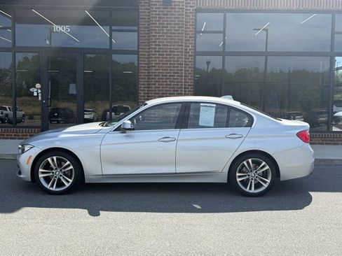 Used 2017 BMW 330i Sedan image 3