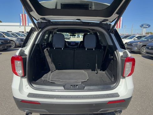 Certified 2023 Ford Explorer XLT w/ Equipment Group 202A image 7