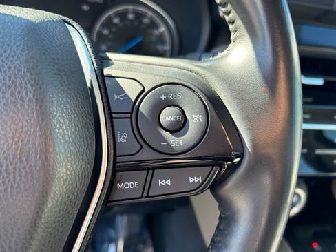 Used 2021 Toyota Venza Limited image 15