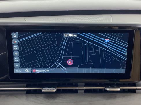 Used 2024 Kia Carnival EX image 25