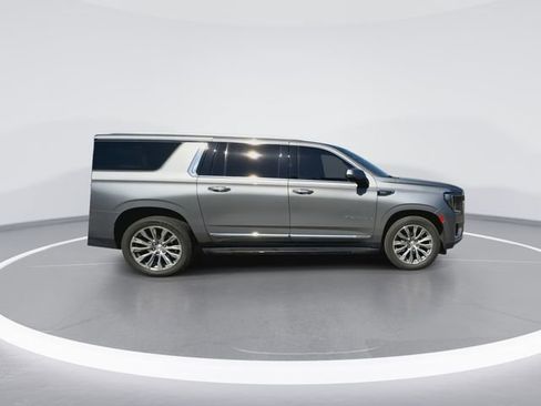 Used 2021 GMC Yukon XL SLT w/ Rear Media and Nav Package AWD/4WD image 13