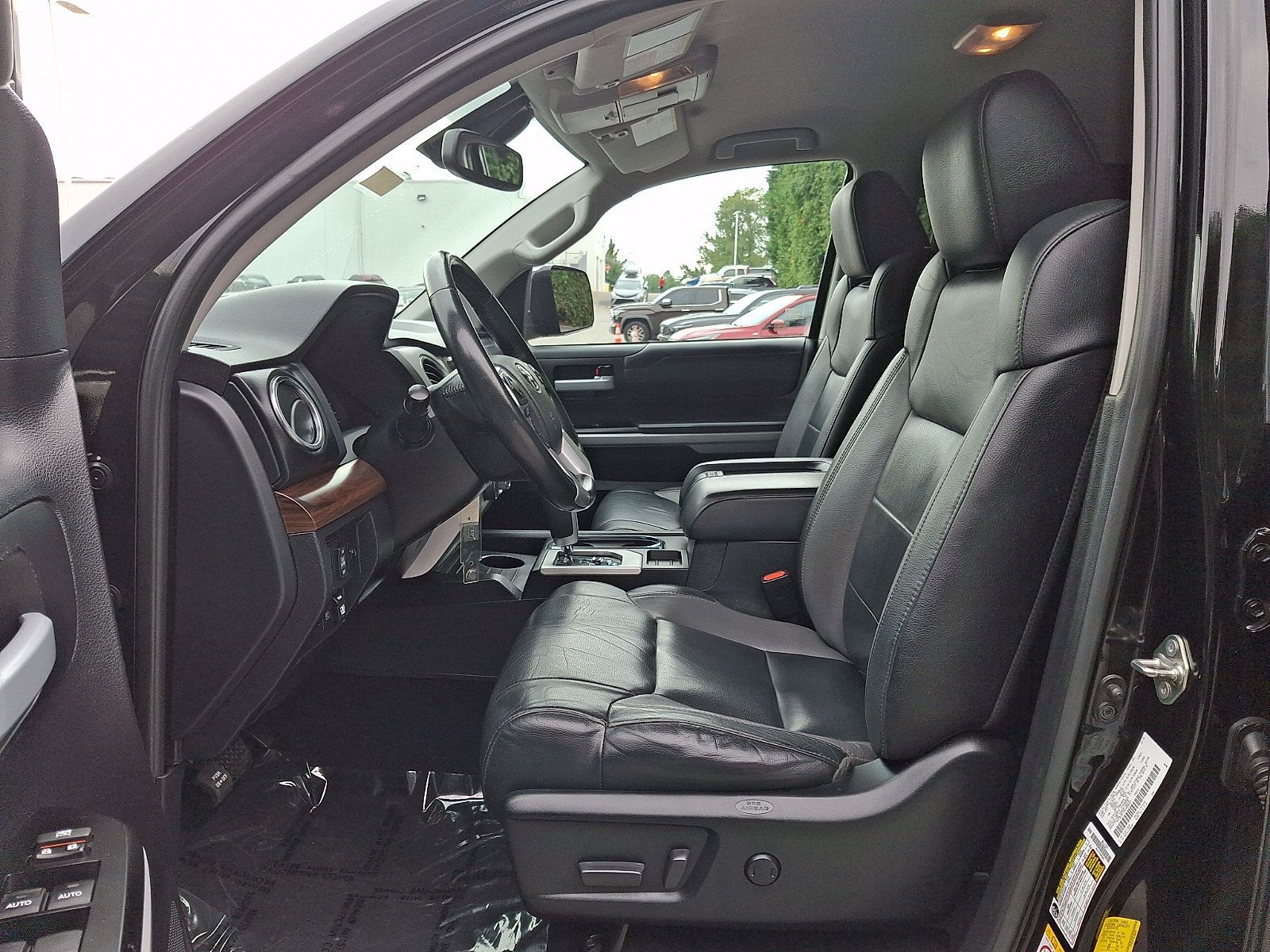 Used 2019 Toyota Tundra Limited w/ Limited Premium Package AWD/4WD image 14
