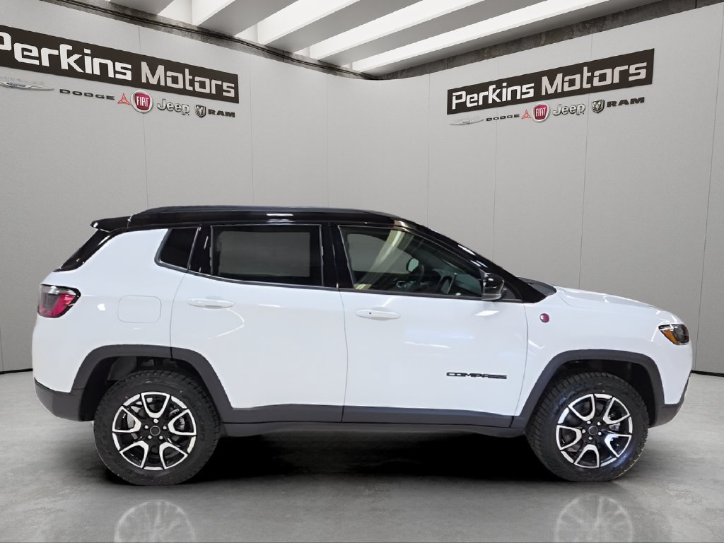 New 2026 Jeep Compass Trailhawk AWD/4WD image 6