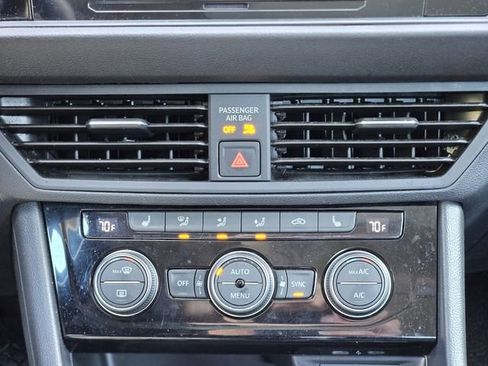 Used 2024 Volkswagen Jetta SE image 23