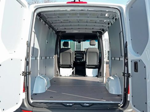 Used 2026 Mercedes-Benz Sprinter 2500 image 5