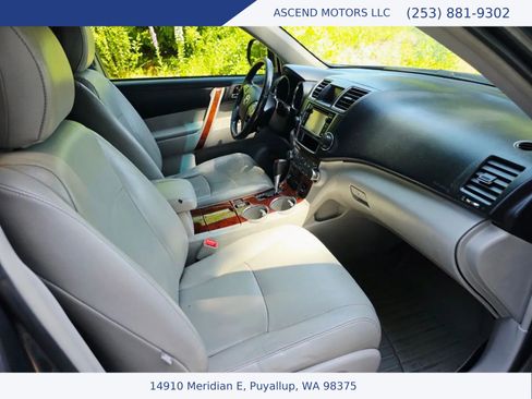 Used 2013 Toyota Highlander Limited FWD image 12