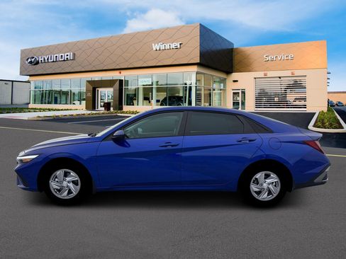 New 2026 Hyundai Elantra SE image 3