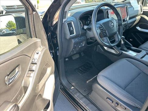 Used 2025 Nissan Frontier SV w/ SV Convenience Package RWD image 9