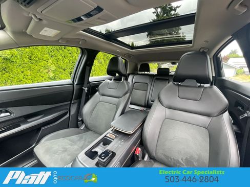 Used 2023 Nissan Ariya AWD image 35