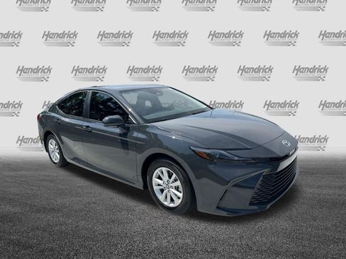 Used 2025 Toyota Camry LE w/ Convenience Package FWD image 2