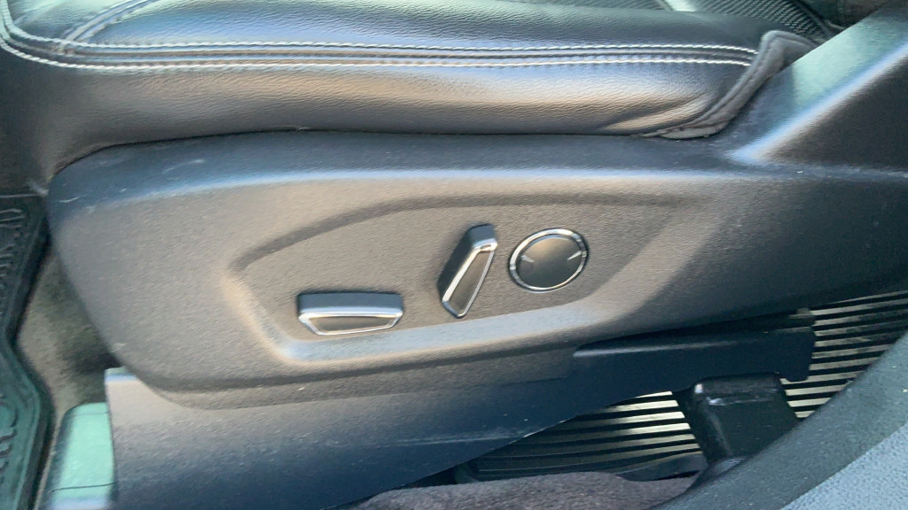 Used 2016 Ford Explorer Limited FWD image 19