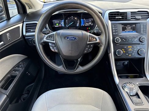 Used 2018 Ford Fusion S image 12