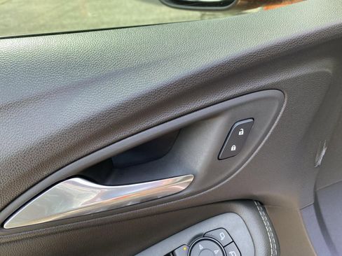 Certified 2022 Buick Encore GX Select AWD/4WD image 19