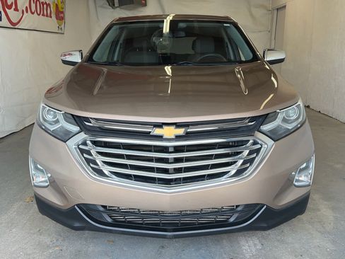 Used 2018 Chevrolet Equinox LT image 3