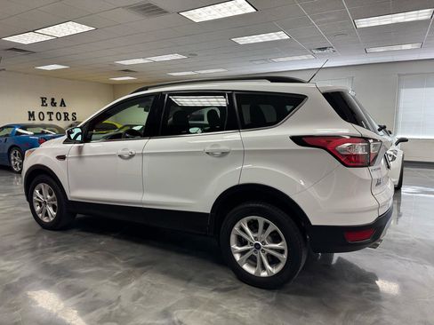 Used 2018 Ford Escape SE image 11