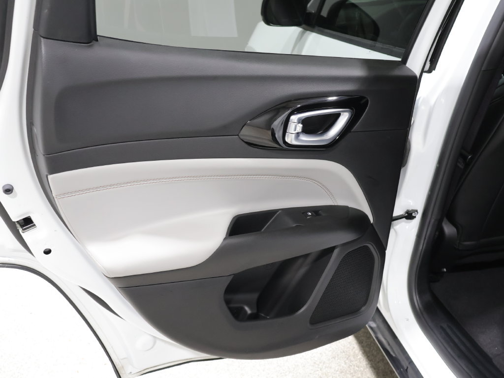 Certified 2025 Jeep Compass Limited AWD/4WD image 19