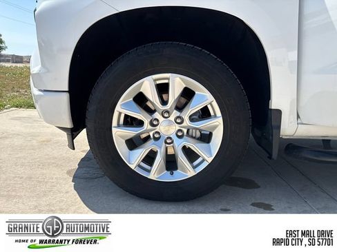 Used 2023 Chevrolet Silverado 1500 Custom AWD/4WD image 24