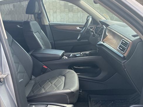Used 2024 Volkswagen Atlas SE FWD image 7