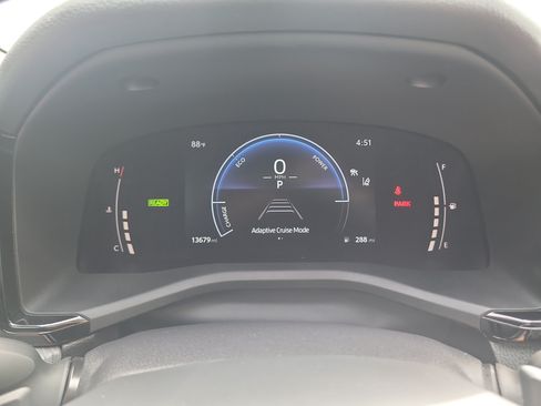 Used 2025 Toyota Camry SE FWD image 30