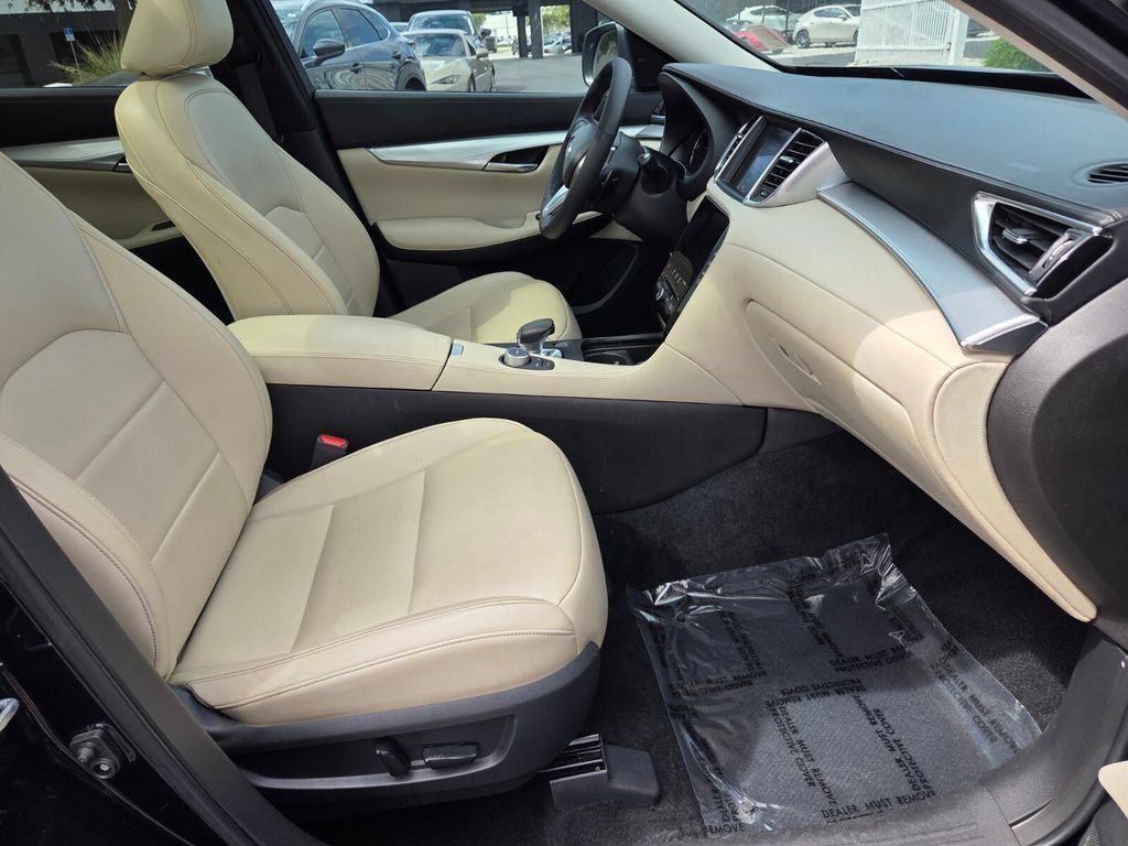 Used 2020 INFINITI QX50 Luxe FWD image 15