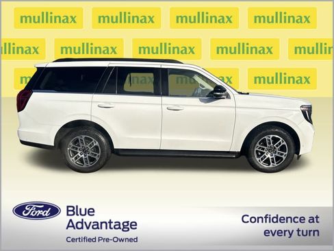 Used 2025 Ford Expedition Active image 2