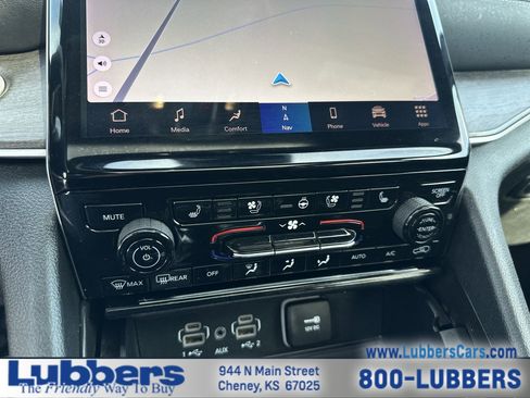 Used 2024 Jeep Grand Cherokee L Limited w/ Luxury Tech Group II image 19