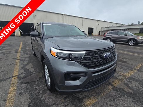 Used 2024 Ford Explorer 4WD image 3