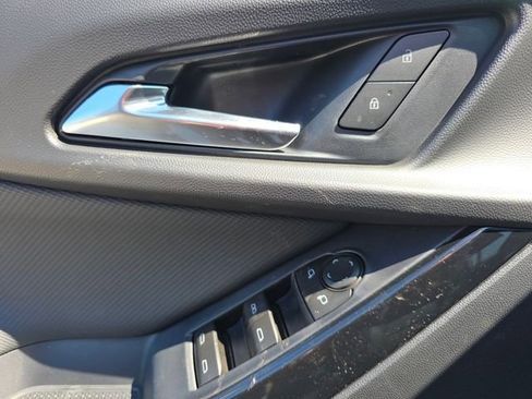 New 2026 Chevrolet Equinox LT w/ Convenience Package II FWD image 25