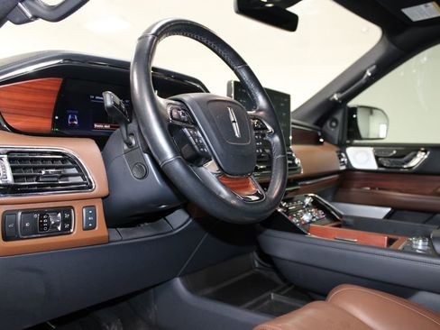 Used 2024 Lincoln Navigator L Reserve AWD/4WD image 18